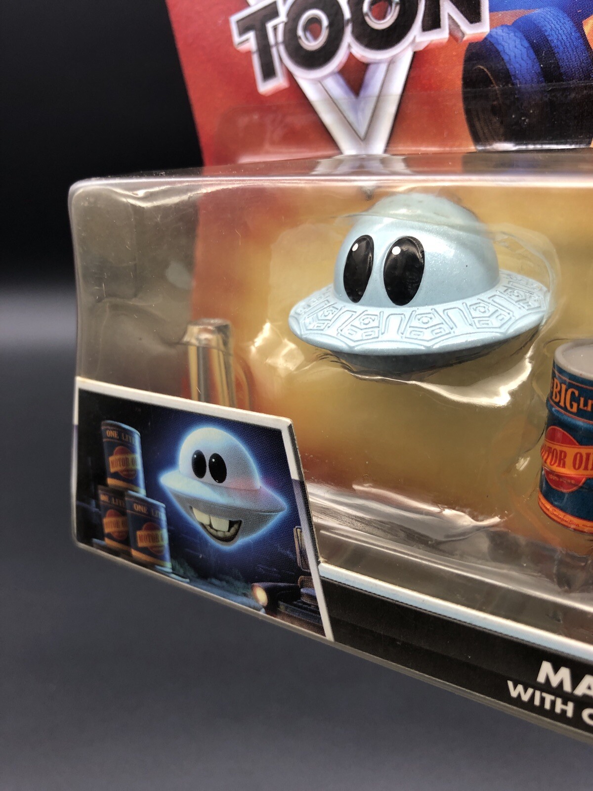 Disney Pixar Cars Mator With Oil Cans And Stand UFO UFM Mater Tales Toons 1:55