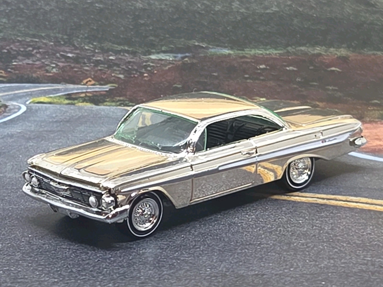 CLASSIC 1961 CHEVY IMPALA V8 BUBBLE TOP 1/64 DIECAST DIORAMA MODEL LIMITED EDIT.