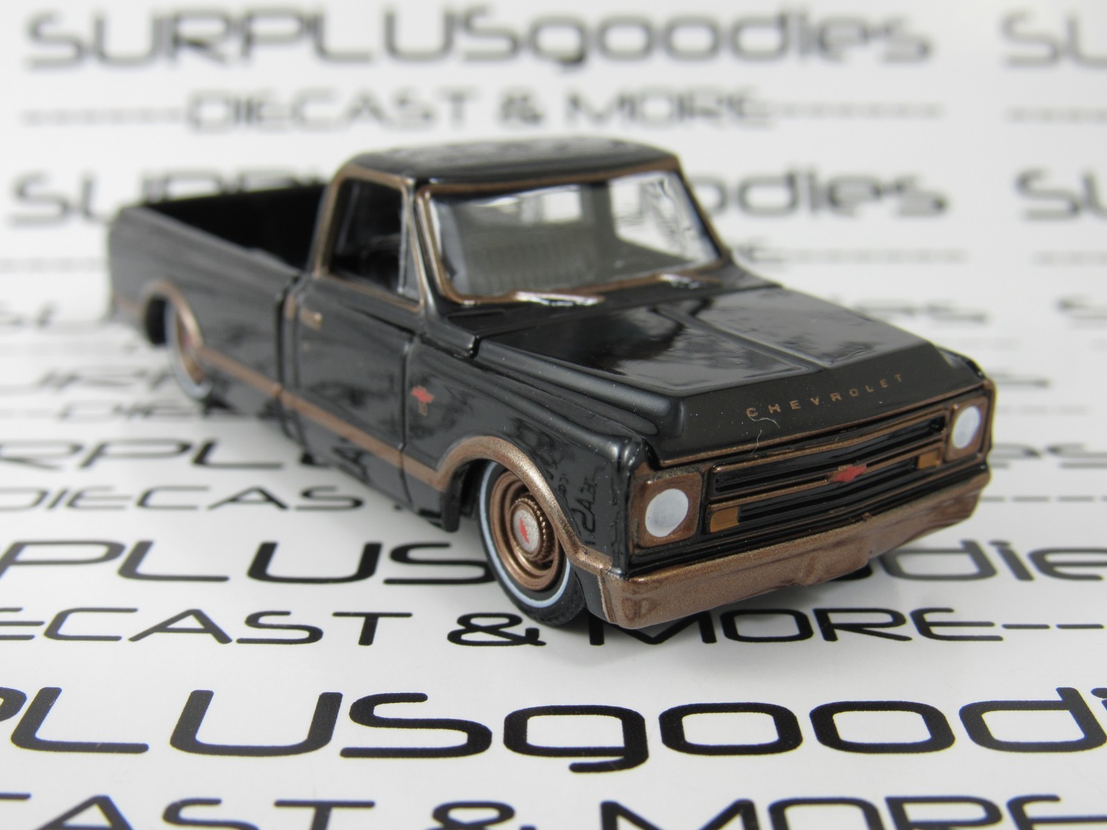 2025 Greenlight 1:64 LOOSE Black Bronze 1972 CHEVROLET C10 Lowrider Pickup Truck