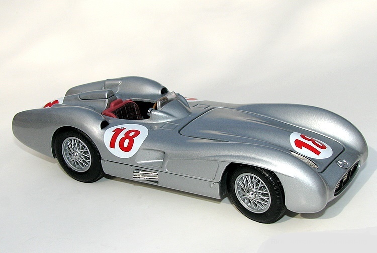Race Car Classic Custom Concept Hot Rod Le Mans Model Carousel SL 1:24GT1 18