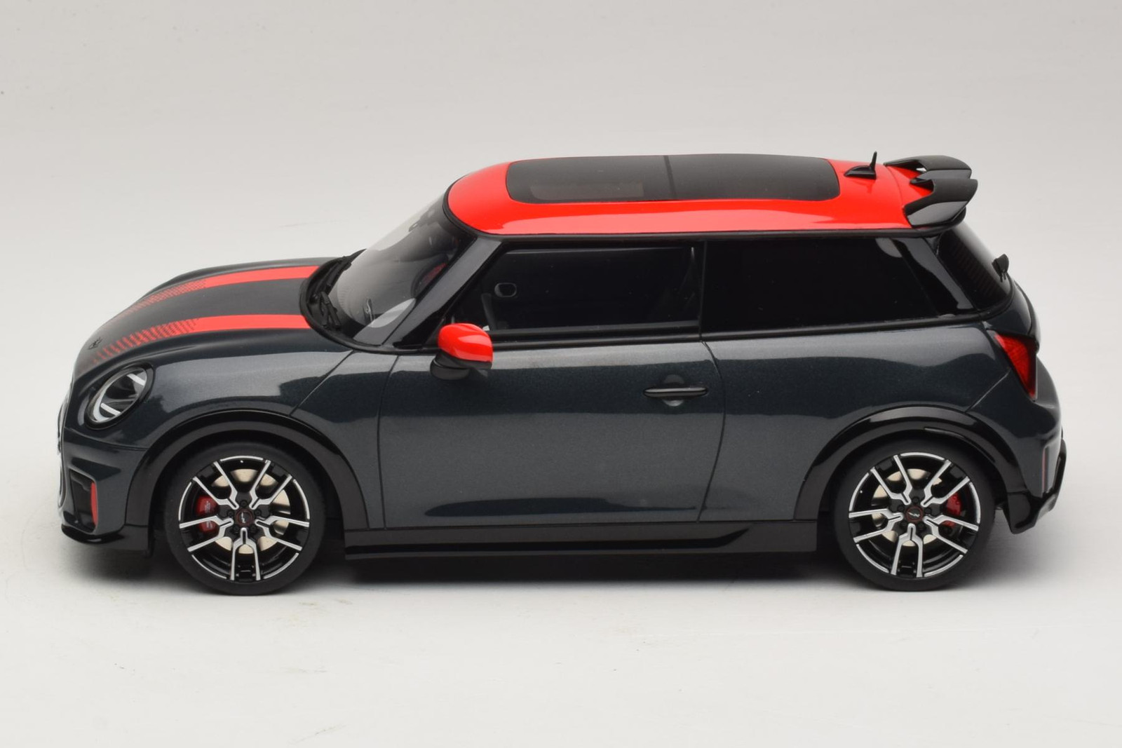 Mini Cooper JCW Legend Grey 1:18 Otto Mobile | OT1244