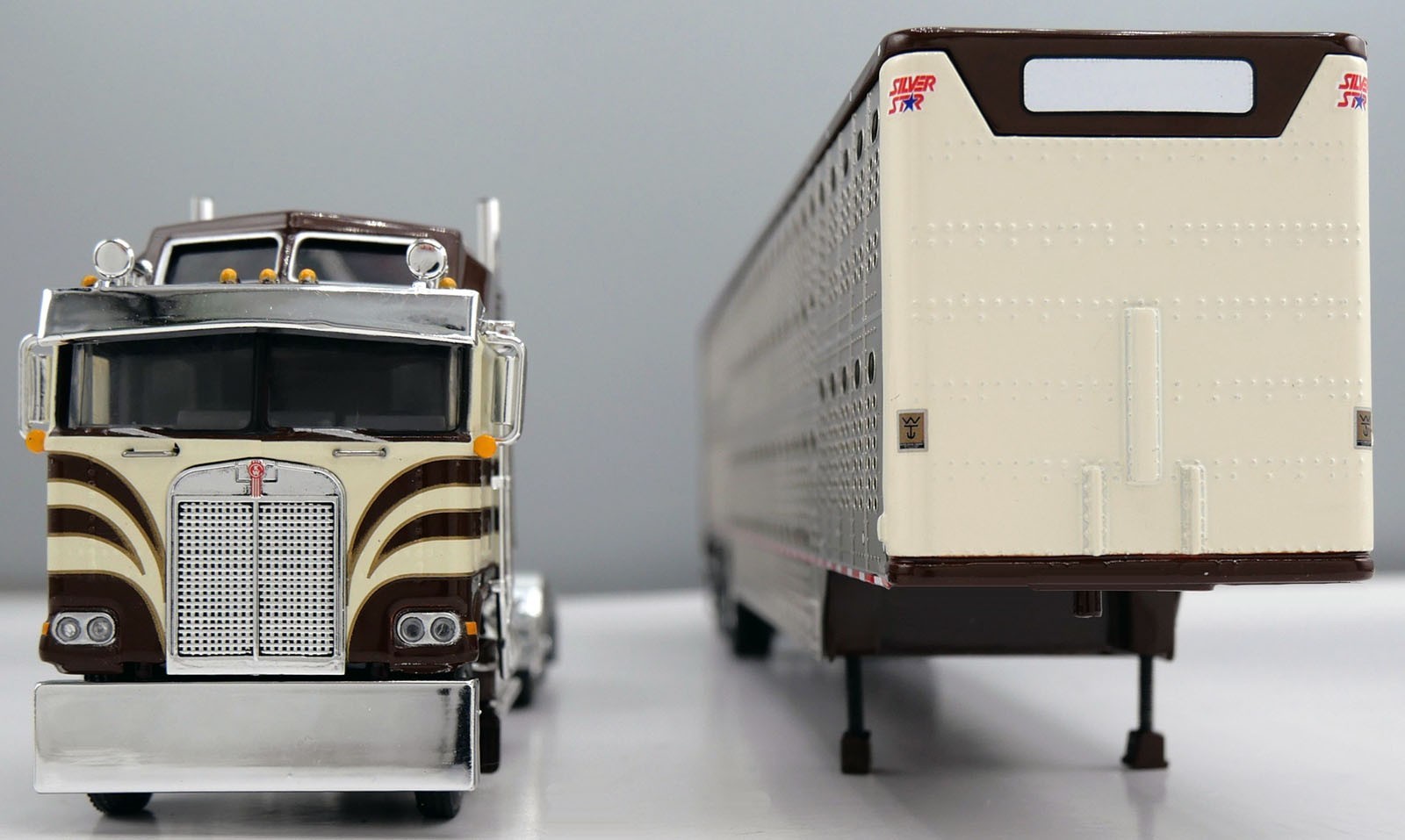 DCP 1/64 Brown Cream Kenworth K-100 Wilson Livestock 60-2124 Farm Toy