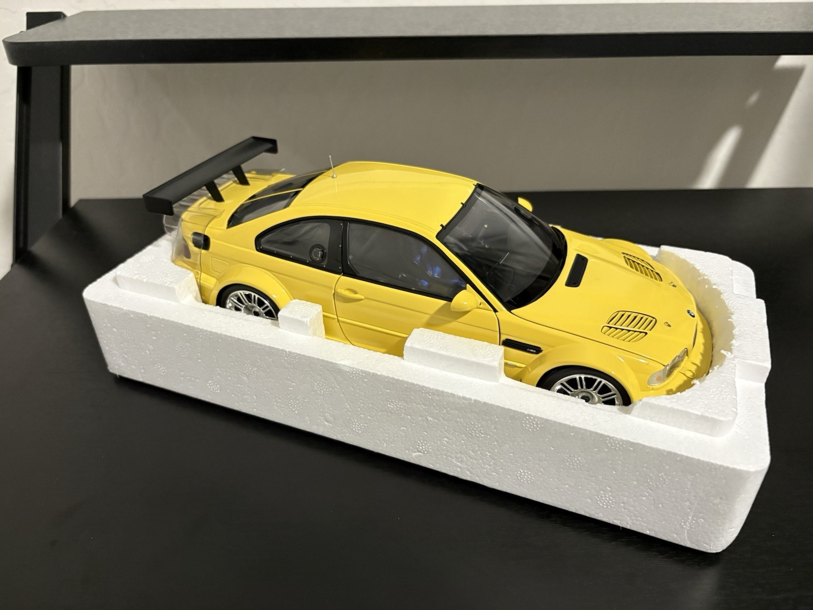 1:18 Minichamps BMW E46 M3 GTR Street 2001 – Yellow