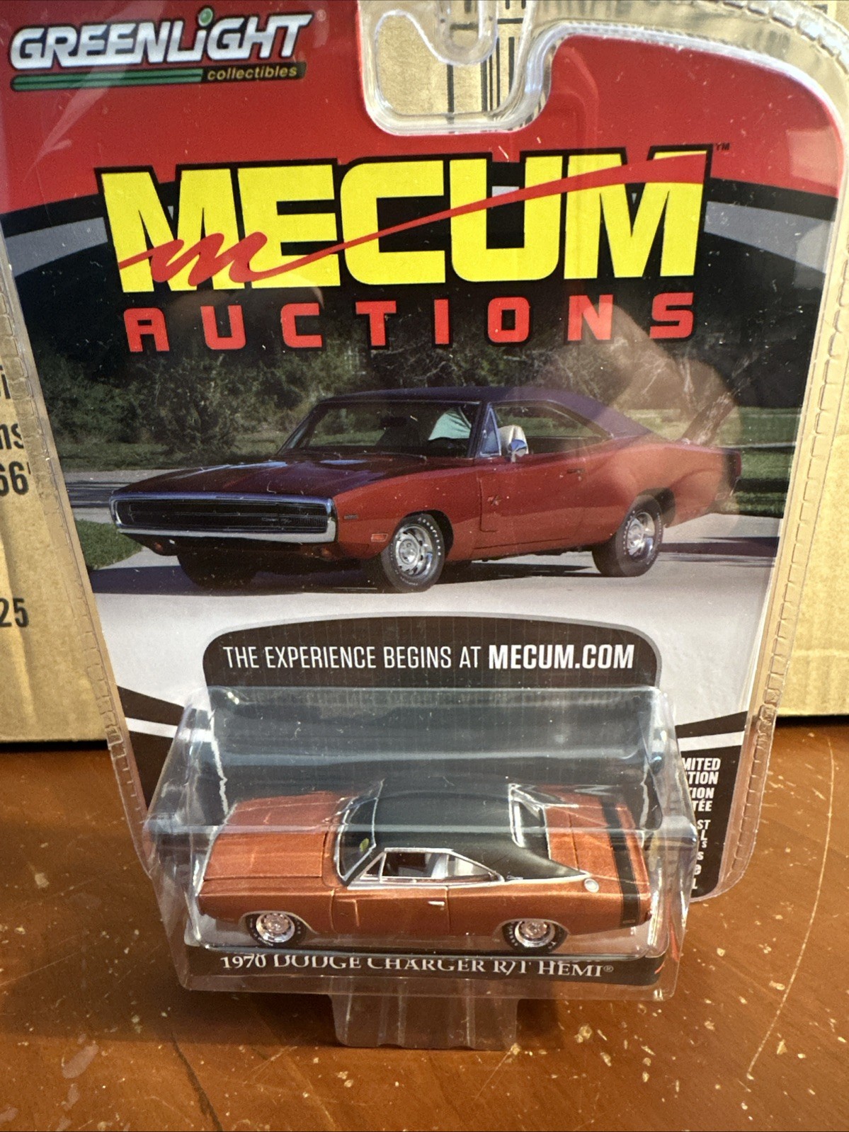 2017 Greenlight 70 Dodge Charger R/T 426 Hemi 1/64 Adult Collectible Gold