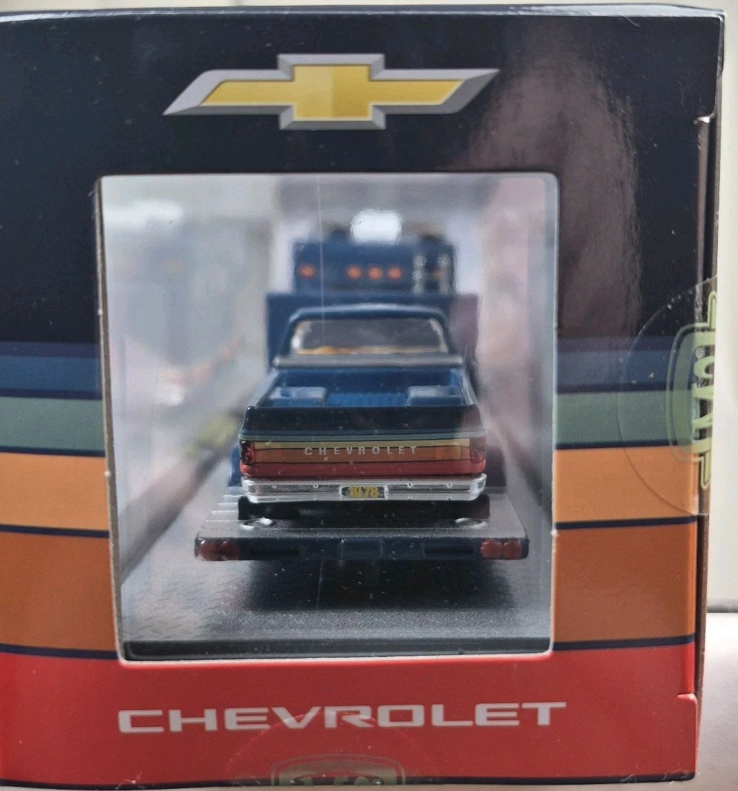 M2 MACHINES 1975 CHEVY CHEYENNE SUPER 30 CAMPER 1978 CHEVY C10 SILVERADO 1/64