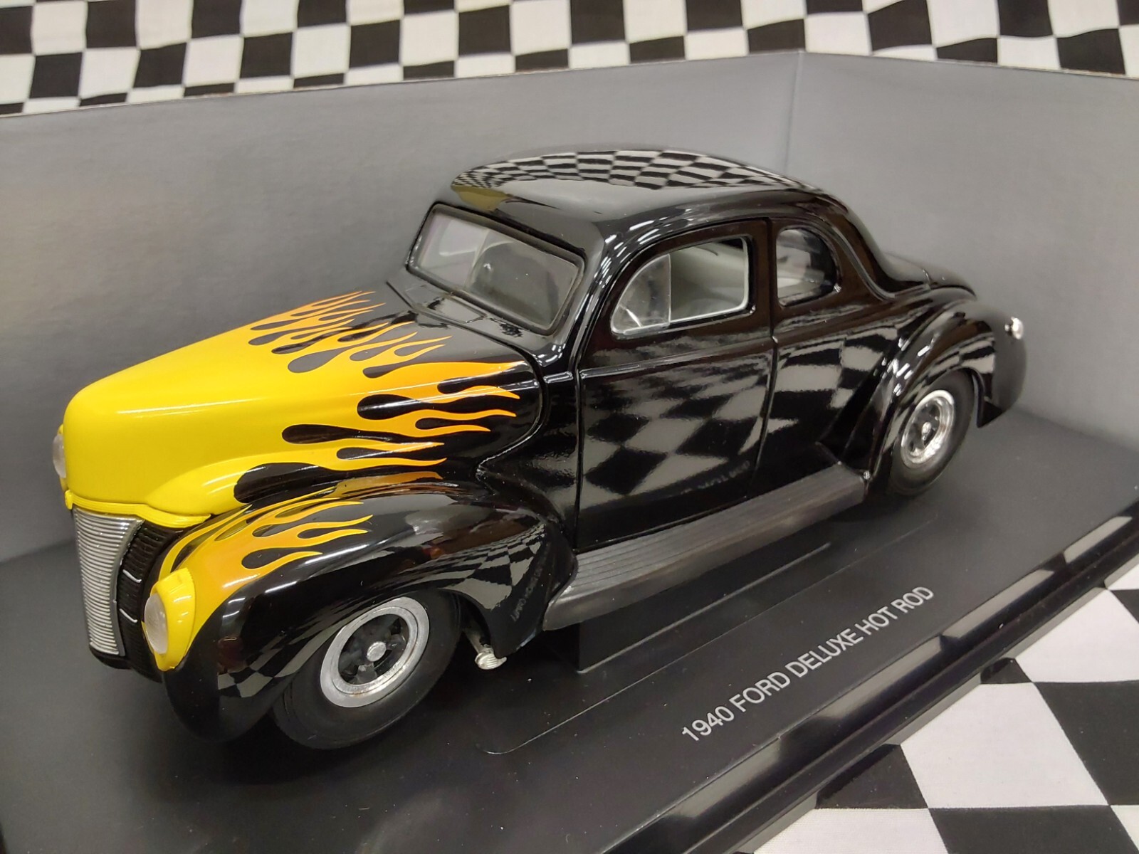 1940 Ford Deluxe Hot Rod Coupe Flathead V-8 Tri-Power Eagle’s Race 1/18 scale