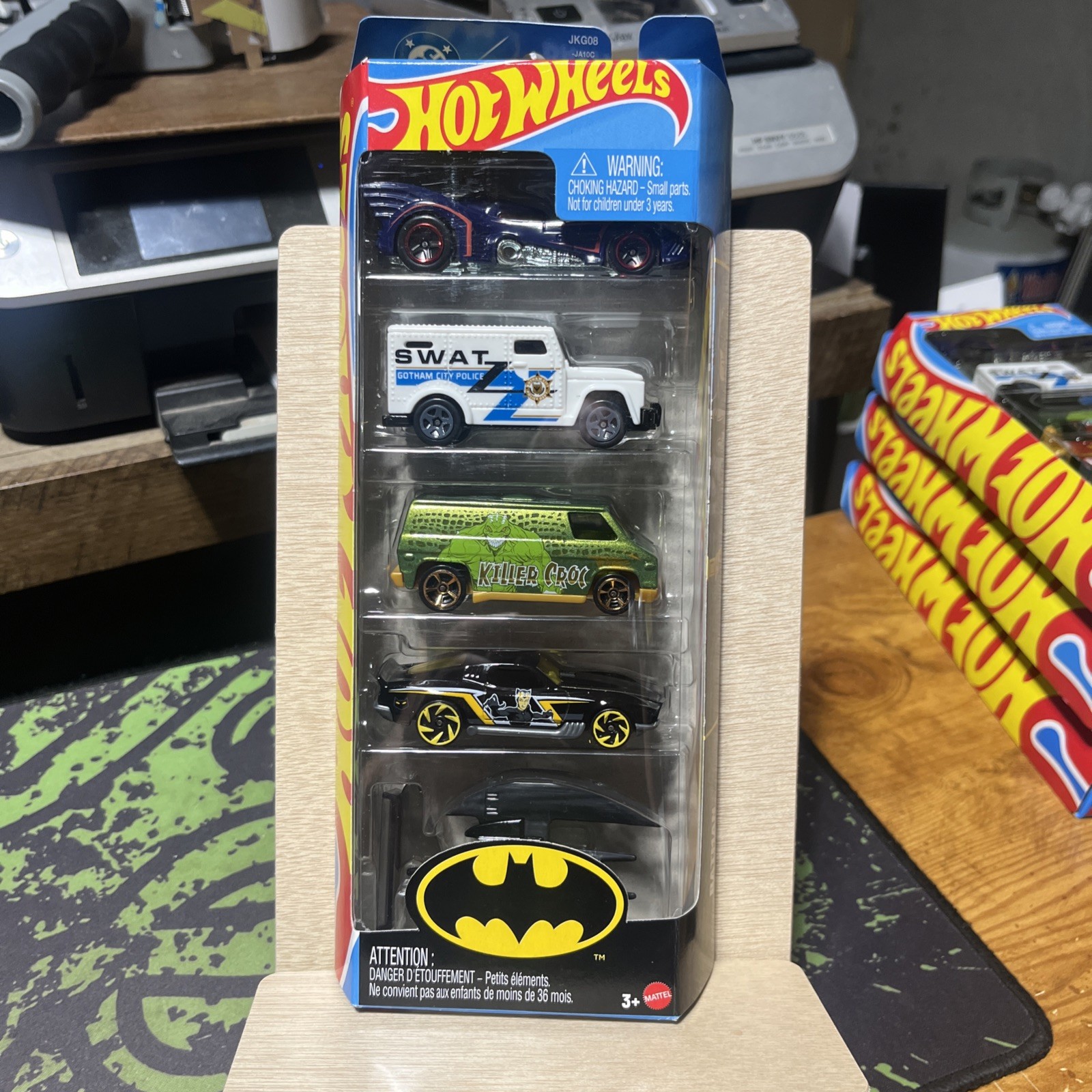 Hot Wheels Batman 5 Car Set Die Cast With Bat Wing Plane