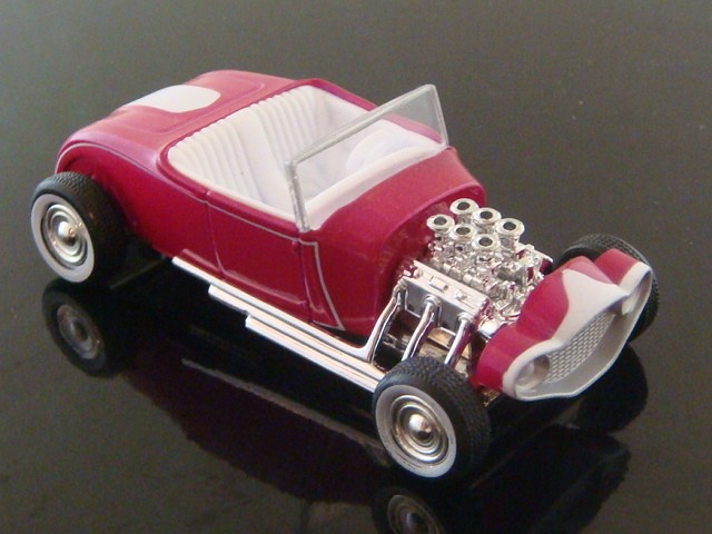 George Barris 1929 Emperor Flathead V8 Model-A Kustom Roadster 1/64 Scale LE V