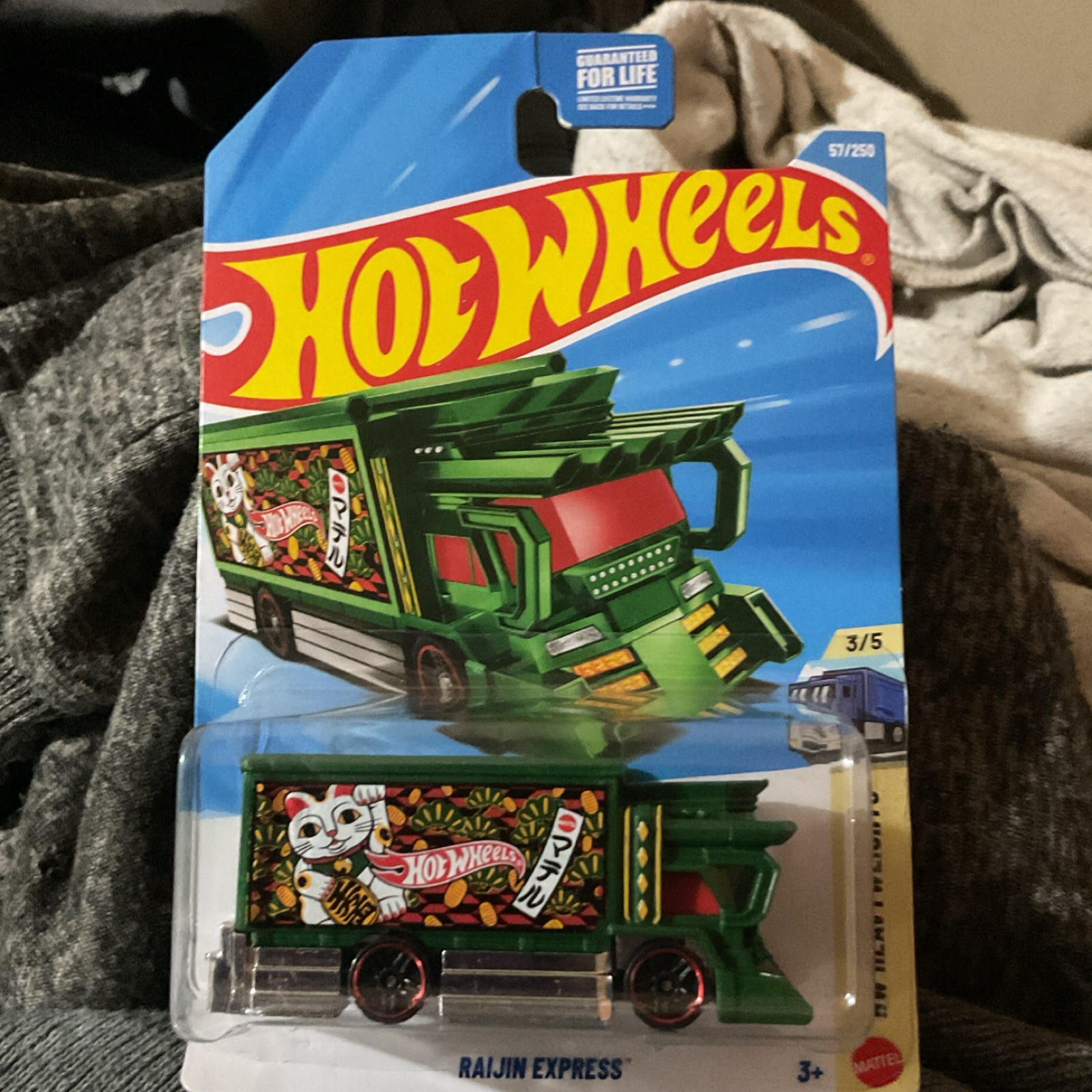 Hot Wheels 1:64 Diecast Raijin Express Truck Green Red Multicolor