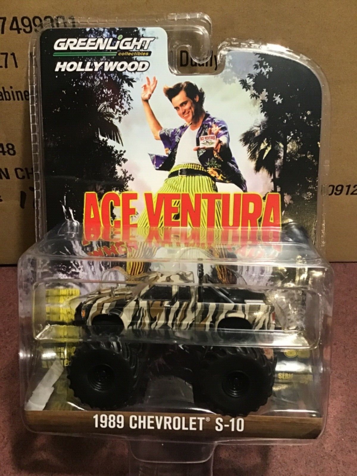 Greenlight Hollywood series 1989 Chevrolet S-10 Ace Ventura When Nature Calls