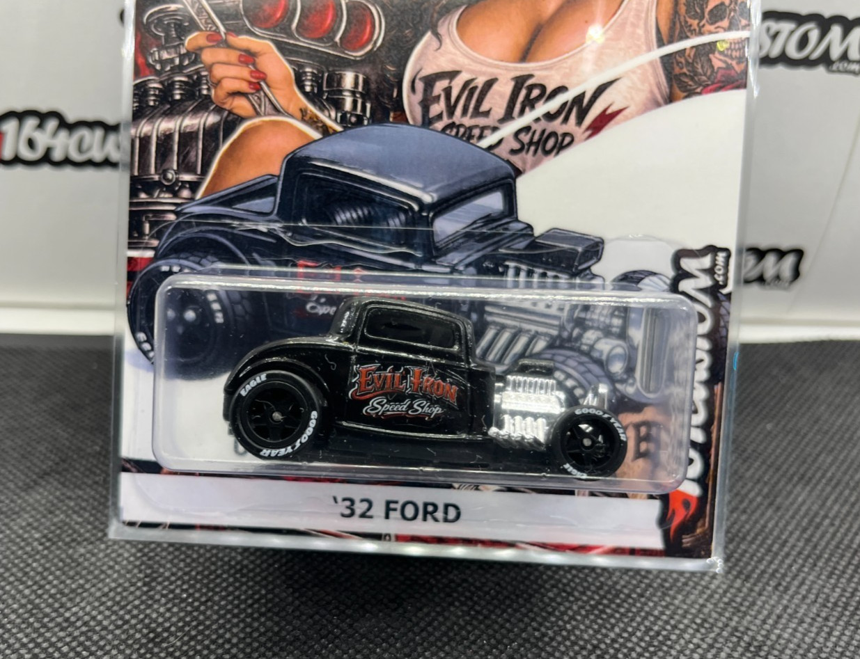 Hot Wheels ’32 Ford Custom Evil Iron Speed Shop Pin UP Rat Rod Real Riders, Card