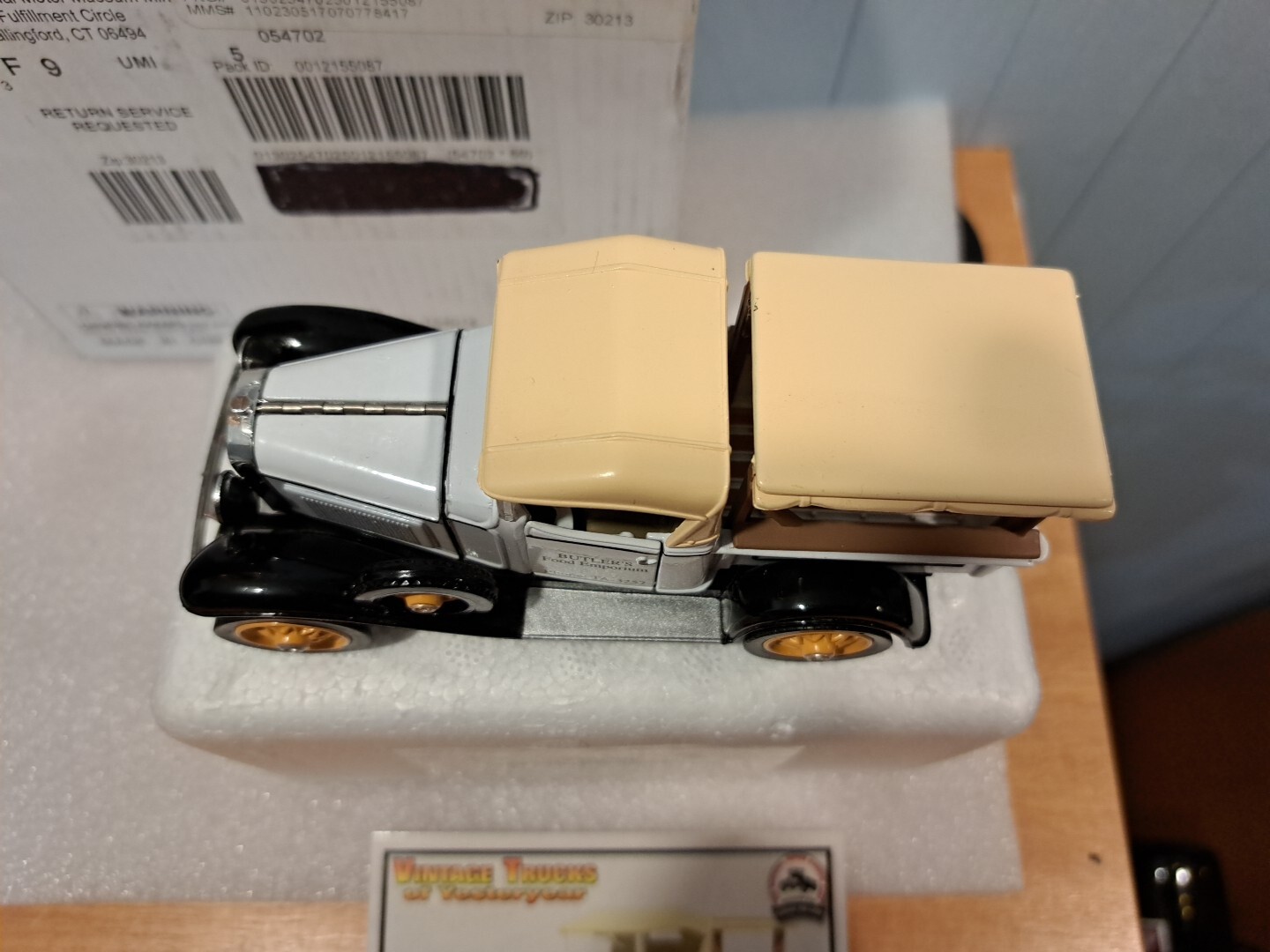 1934 Ford Stake Fence Truck & 1932 Chevy Pickup 1/32 National Motor Diecast Mod