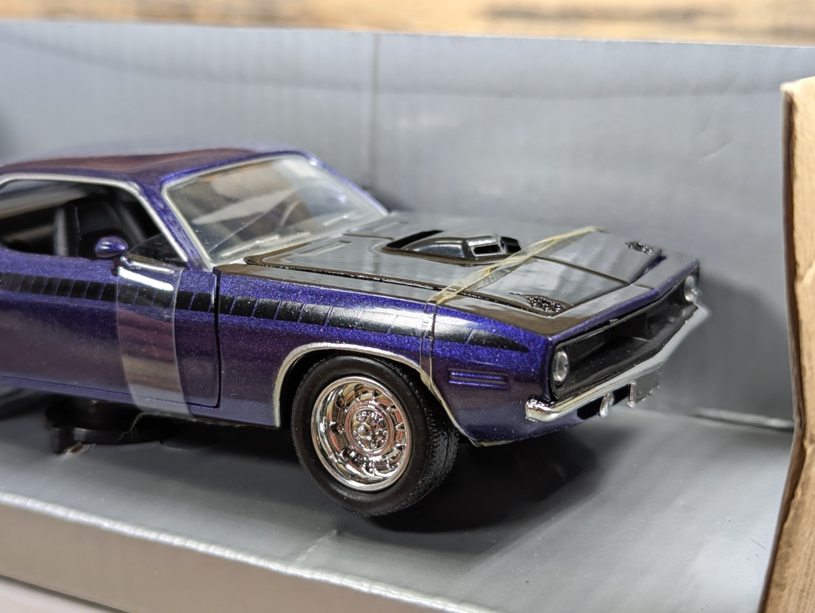 1970 Plymouth Cuda 1:32 Die Cast SS-51390 Purple Black Licensed NEW Chrysler