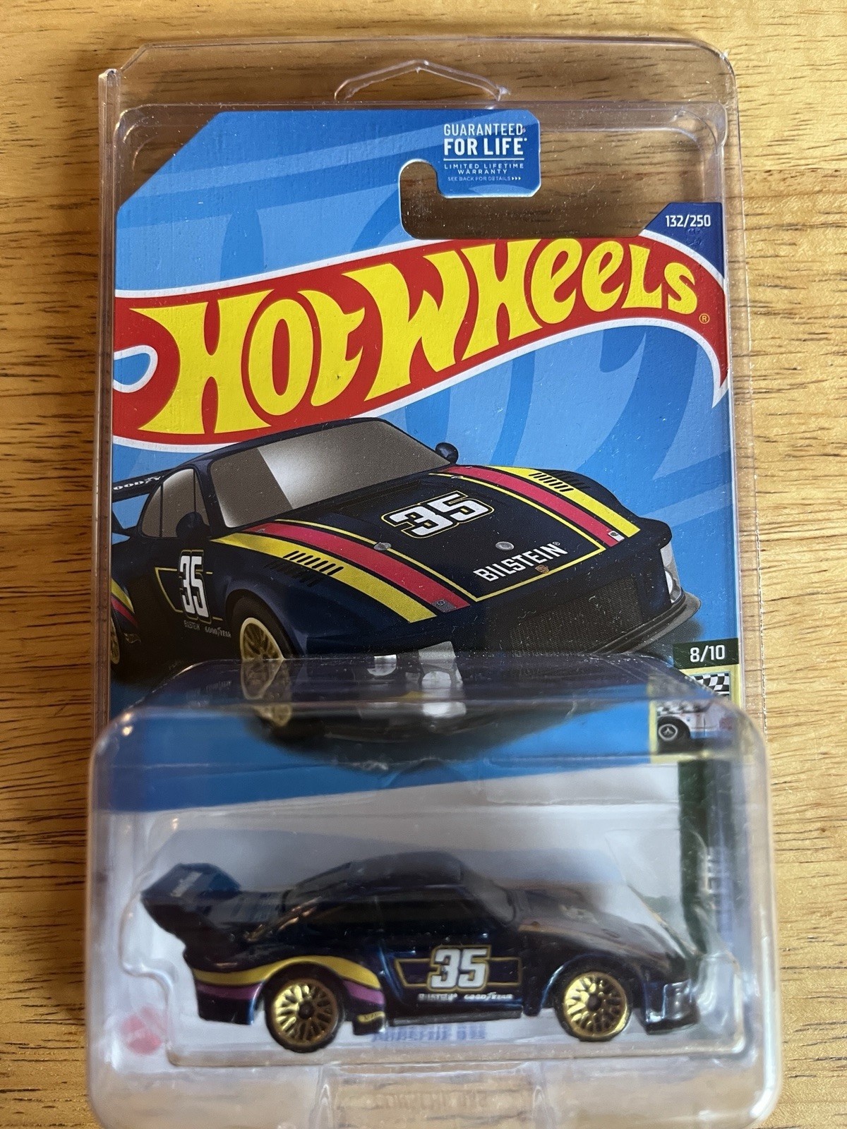 Hot Wheels – 2 – Porsches 993 GT2, ZAMAC Silver & 935 Blue In Plastic Protectors