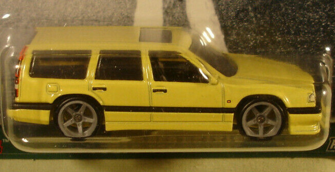 Hot Wheels Premium Volvo 850 Estate yellow Fast Wagons 2020 new in package
