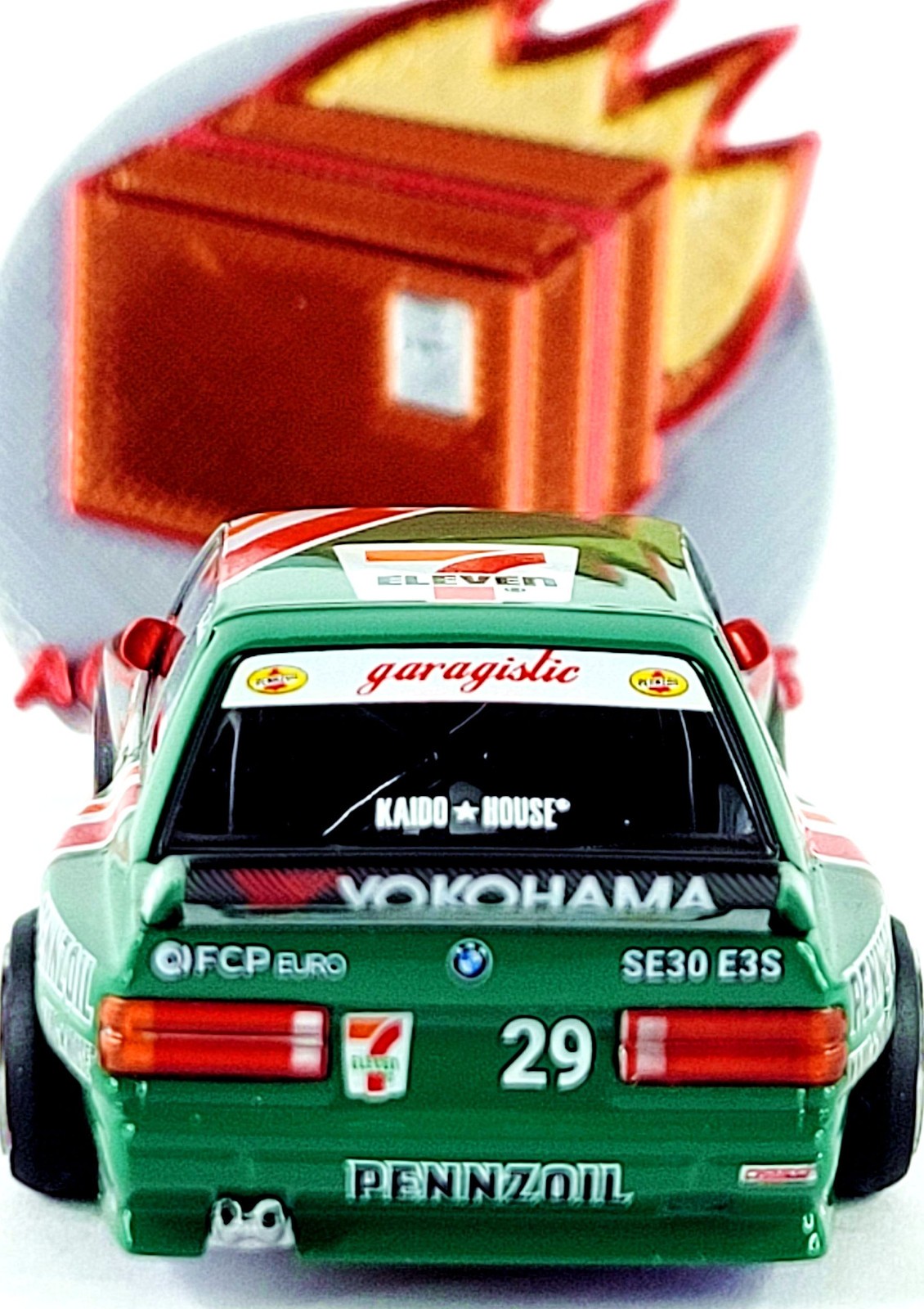 Kaido House x Mini GT BMW M3 E30 Larry Chen V1 7-Eleven KHMG217 🟥🟩⬜ CHASE 🏆