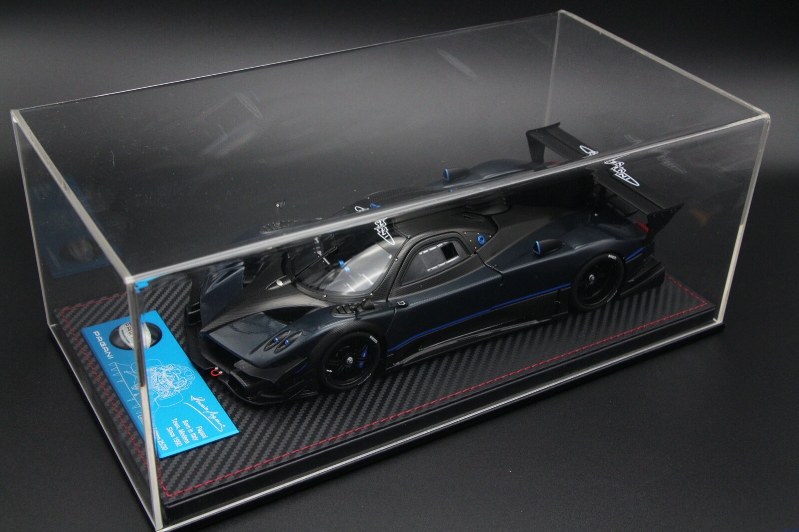 New Display case show case with leather base for 1:18 BBR MR Autoart Car model