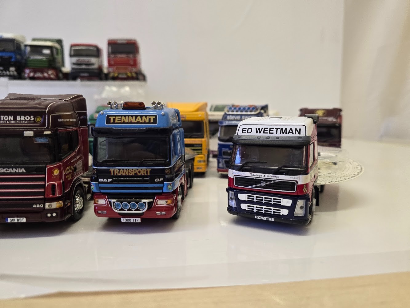 Corgi 1:50 Truck Tractor Unit Choose Your Vehicle Scania Volvo DAF MAN Renault