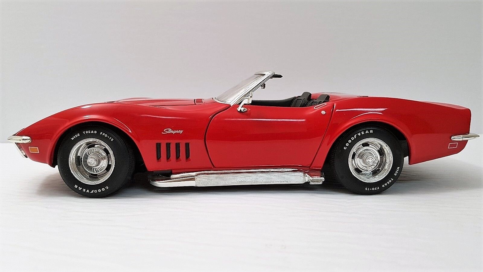 Corvette Chevrolet StingRay Race Car Chevy Classic Hot Rod Metal Promo Model