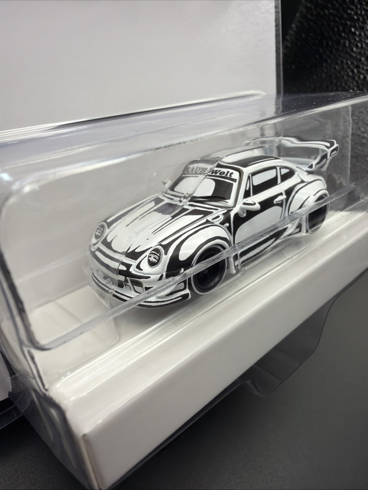 Tarmac Works 1:64 RWB 993 Designed by JOSHUA VIDES Hobby64 T64-TL017-JV