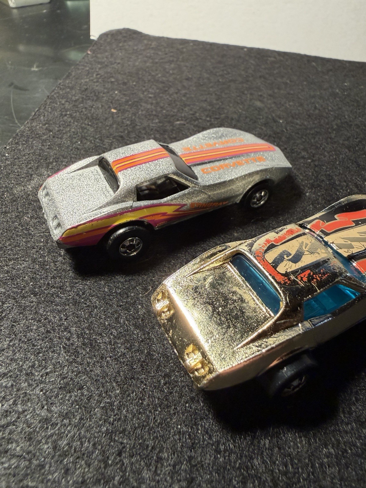Hot Wheels LOT of 6 vintage Corvette Stingrays loose-all diff see photos please