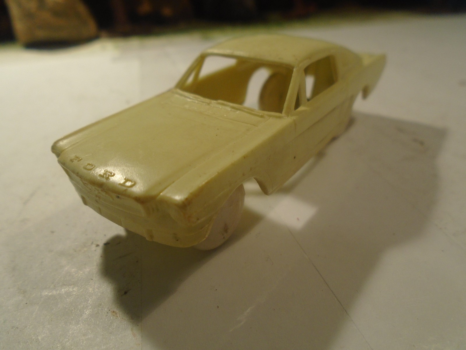 F & F MOLD & DIE WIOK PLASTIC 1/64 SCAKE PLASTIC1966 MUSTANG FASTBACK 1-185-1