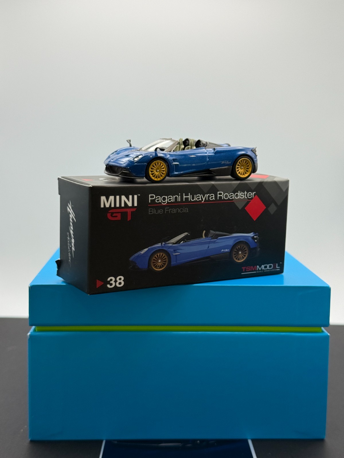 Mini GT Pagani Huayra Roadster Blue Francia 38 1/64