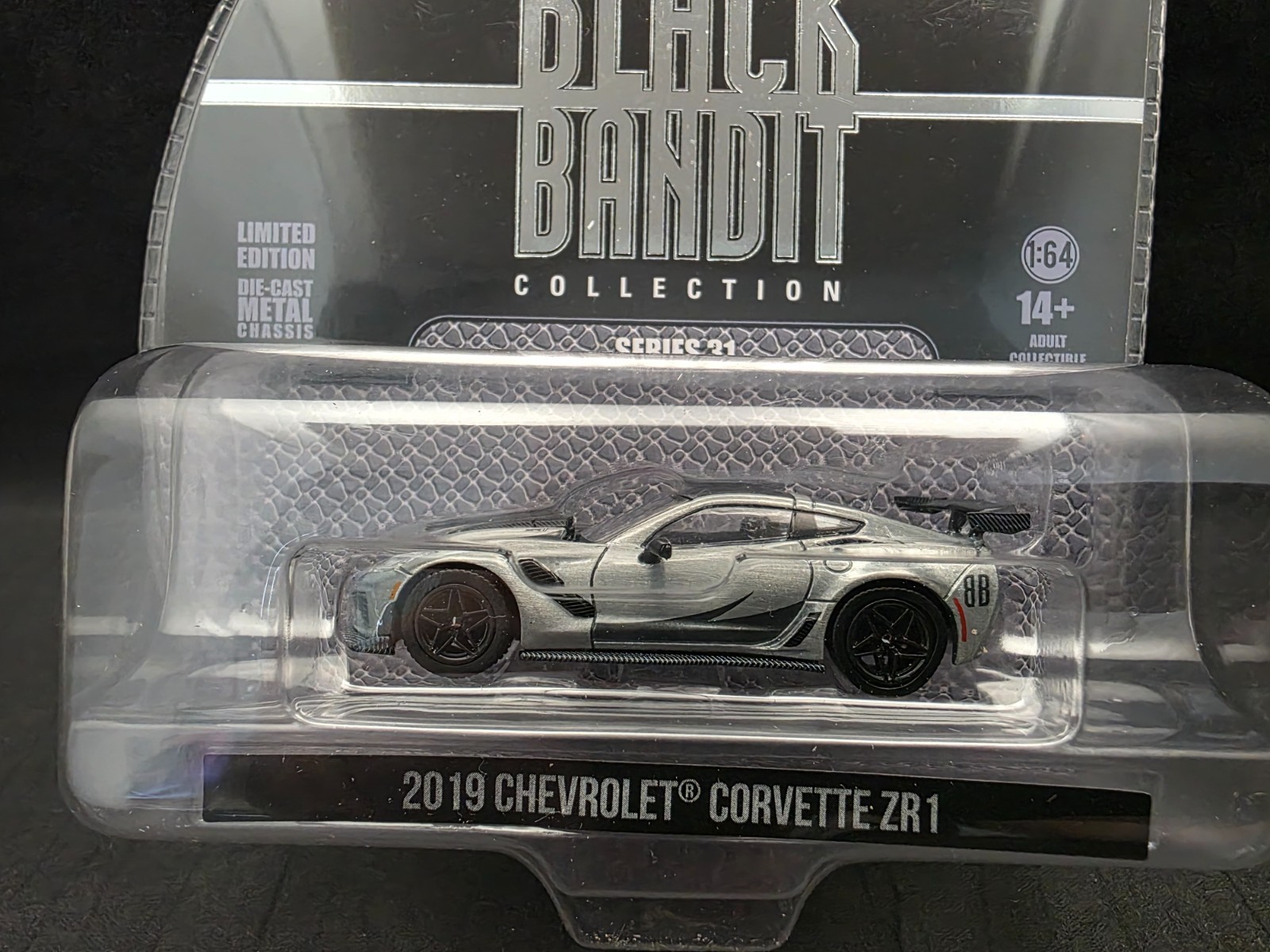 Greenlight Black Bandit 31 – 2019 Chevrolet Corvette ZR1 – 28190-E **RAW CHASE**