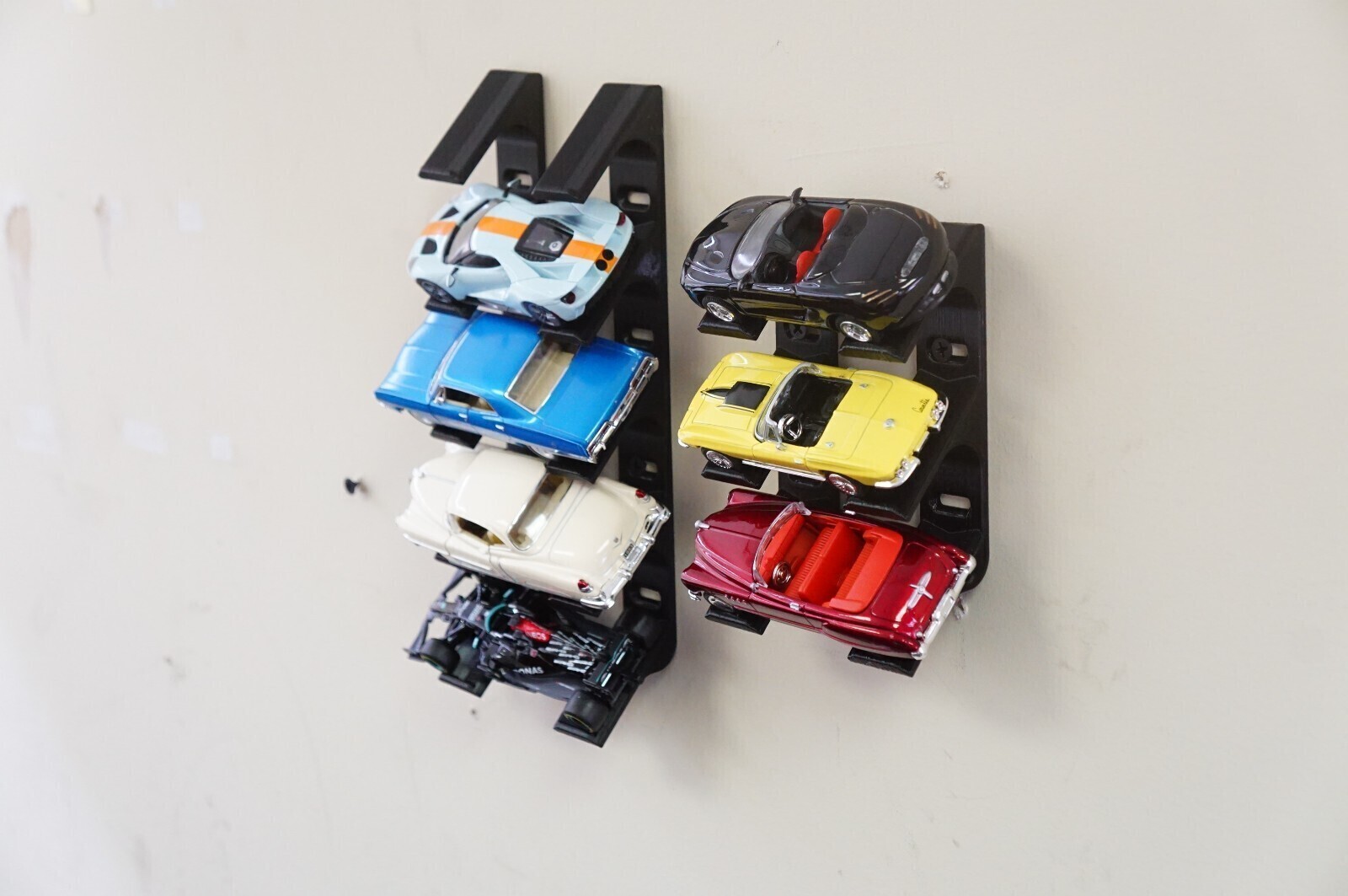 1/43 O Scale Diecast Car DIsplay Stand Shelf – wall mount or free standing 1:43