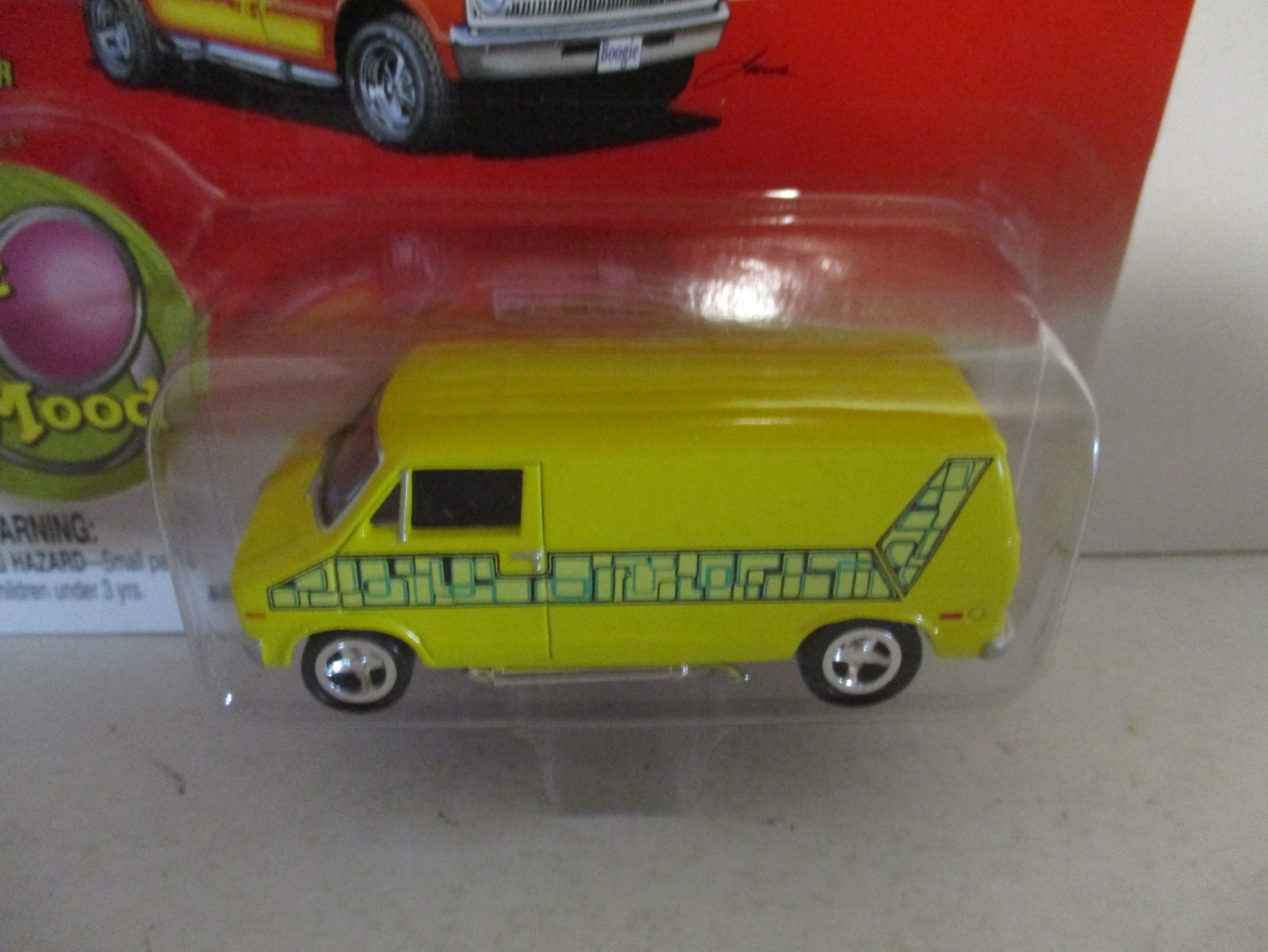 Johnny Lightning Boogie Van 1976 Dodge D-150 Yellow 2003 MOC