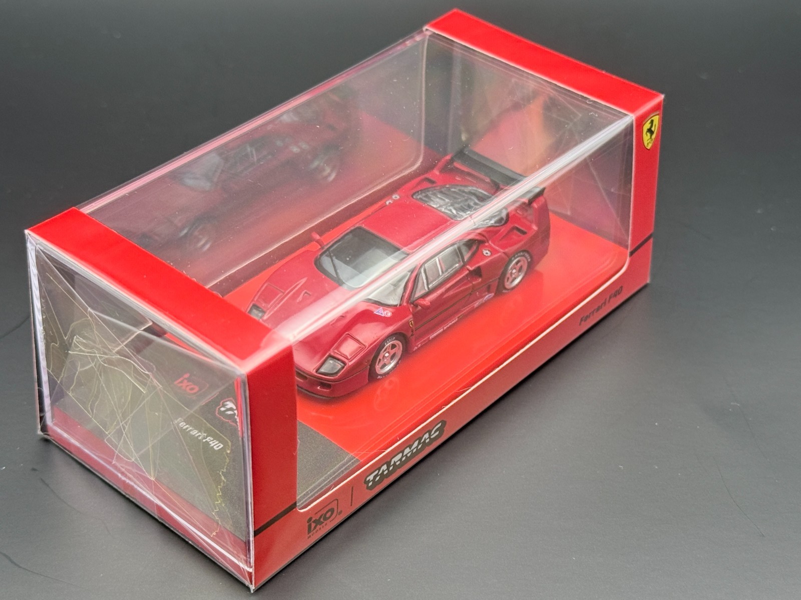 Tarmac Works Ferrari F40 Red – ixo Models Road64 1/64