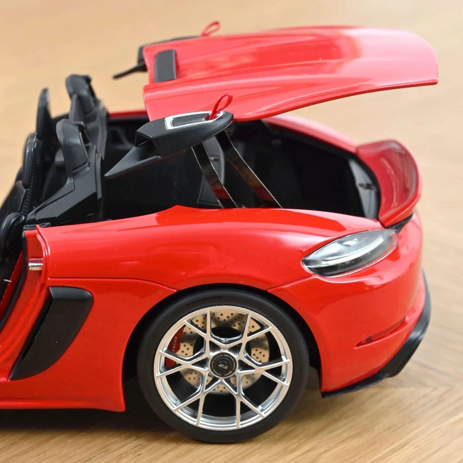 NOREV 187271 PORSCHE 718 SPYDER RS 2023 GUARDS RED 1/18