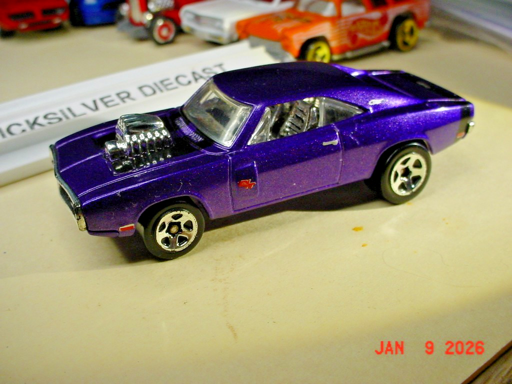 Hot Wheels 1/64 Scale Diecast Vehicles – You Choose e fr
