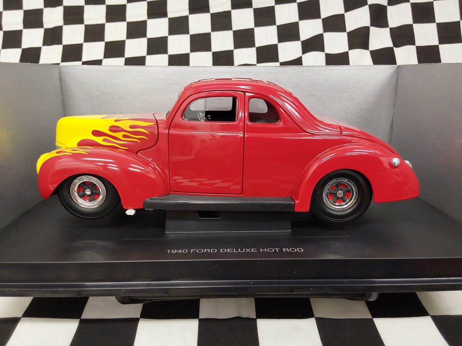 1940 Ford Deluxe Hot Rod Coupe Flathead V-8 Tri-Power Eagle’s Race 1/18 scale