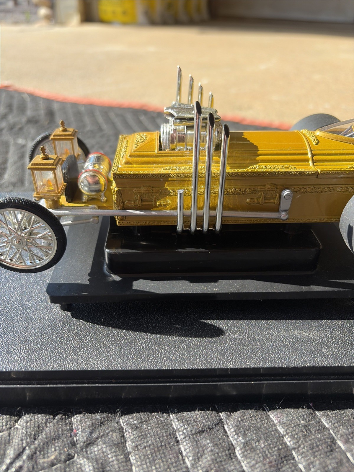 2010 Silver Screen Machines The Munsters Grandpa’s Drag-u-la 1:18 NO BOX
