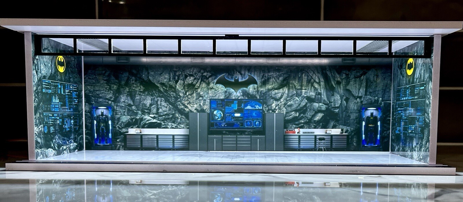 Batman Cave Theme FOR Hot Wheels 1:64 Model Diorama Garage LED Lighting!