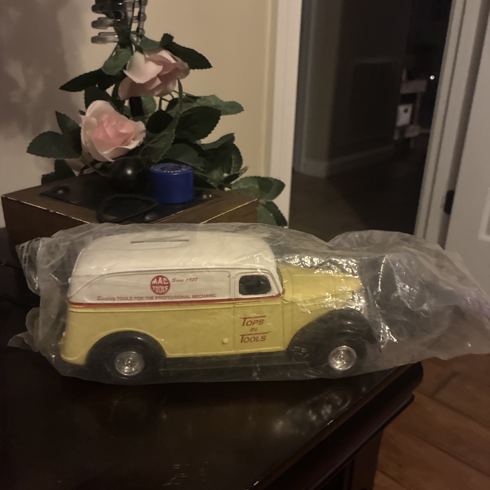 Ertl Collectibles 1938 Chevy Panel Truck Special Edition 1 of 8000 Diecast 1/25
