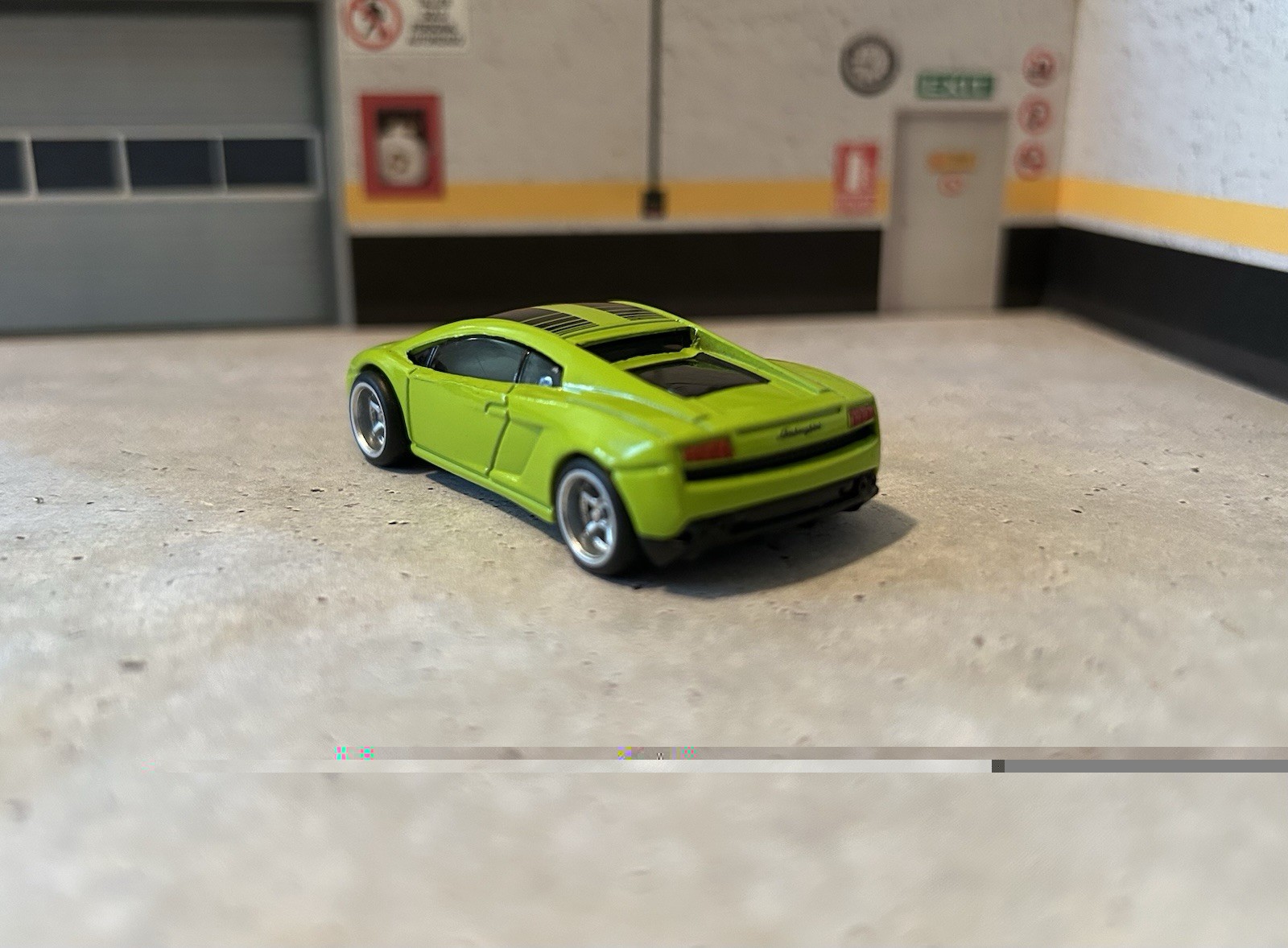 2010 Lamborghini Gallardo LP 570-4 L 1/64 Scale W/ Real Riders Tires On Spokes