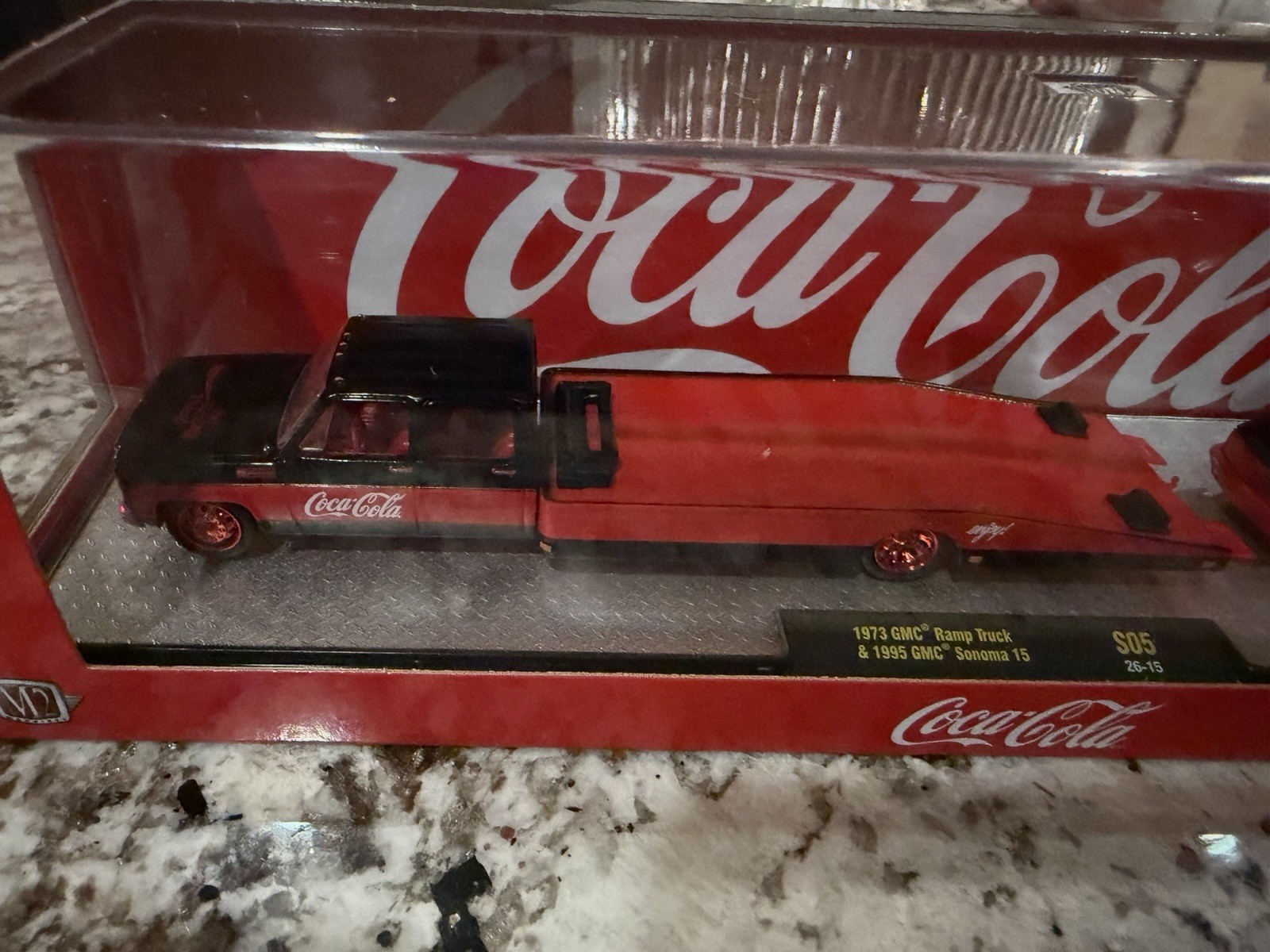 M2 1973 GMC Ramp Truck & 1995 GMC Sonoma 15 Coca Cola 56000-S05 1/64 CHASE