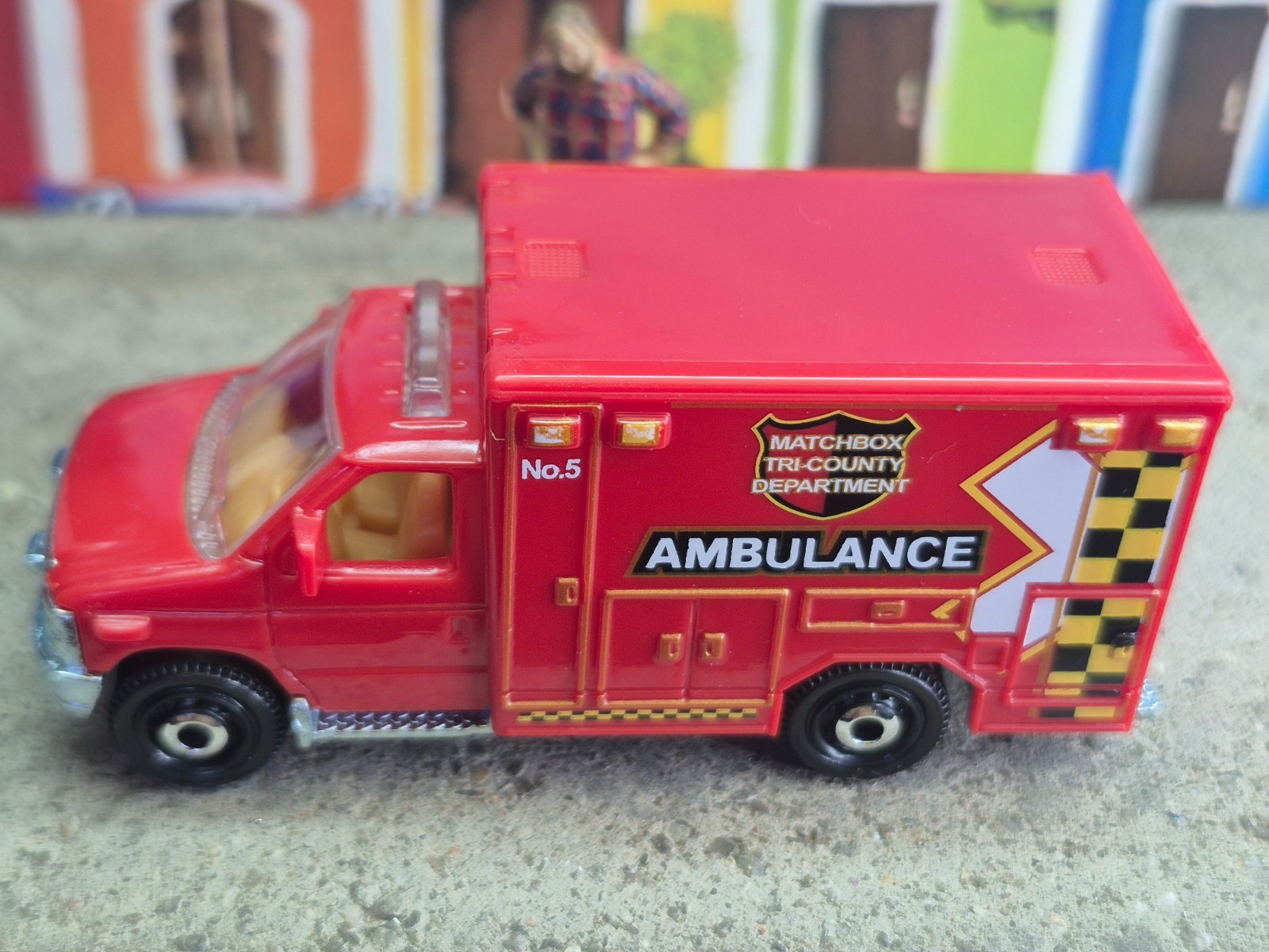 ’26 MATCHBOX 2009 FORD E-350 AMBULANCE LOOSE 1:64 SCALE RESCUE SERIES
