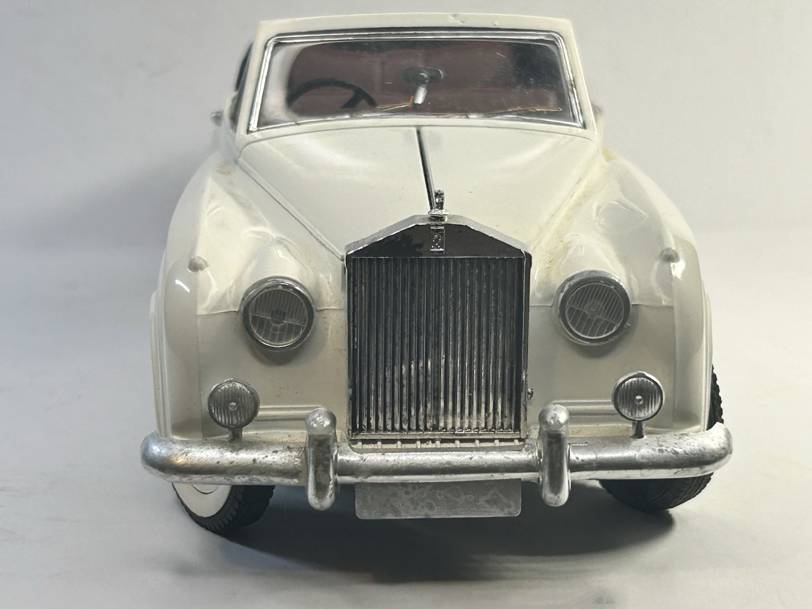 Solido 1961 Rolls Royce Silver Cloud ll White 1:20 Die Cast #3006 (1988)