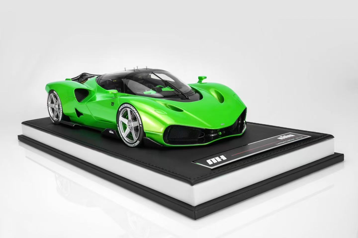 Motorhelix 1:18 Nilu 27 Hypercar Limited Edition Resin Car Model