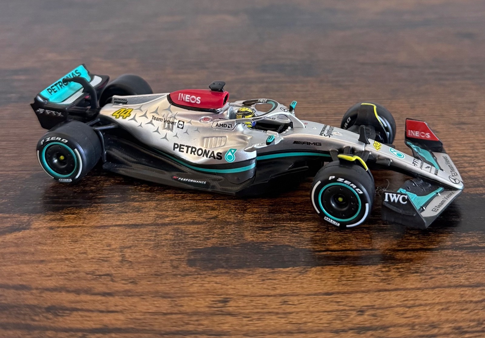 Bburango 1/43 F1 Lewis Hamilton Mercedes-AMG W13 Formula 1 Race Car with Driver