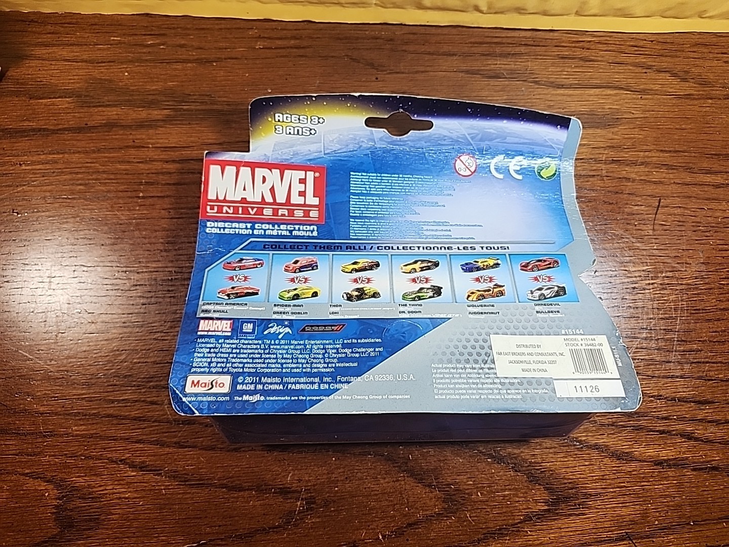Marvel Universe Versus THOR vs LOKI New Die Cast