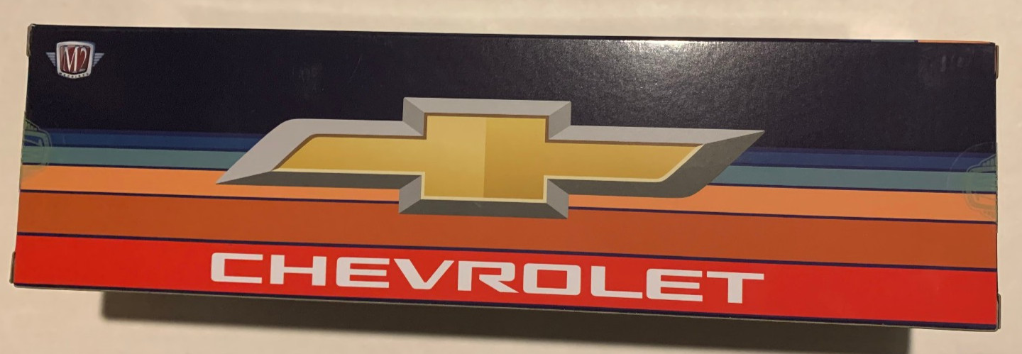 M2 MACHINES HAULER 1978 CHEVROLET CHEYENNE SUPER 30 & 1978 C10 SILVERADO NEW