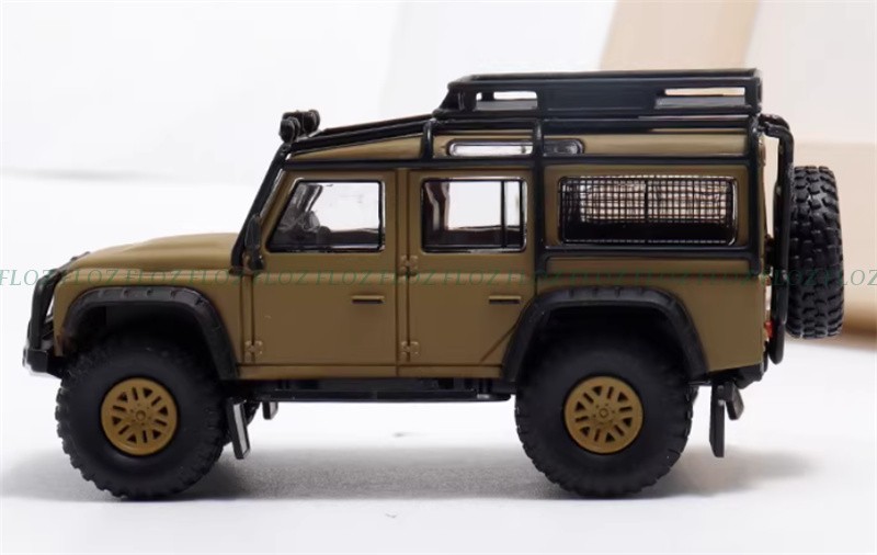1:64 Master & Decode Land Rover Defender 110 4X4 modified military green yellow