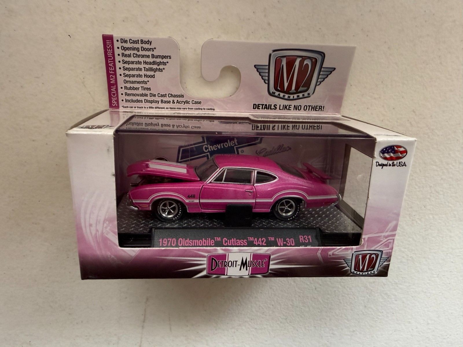 M2 Machines Detroit-Muscle 1970 Oldsmobile Cutlass 442 W-30 R31 Pink C77