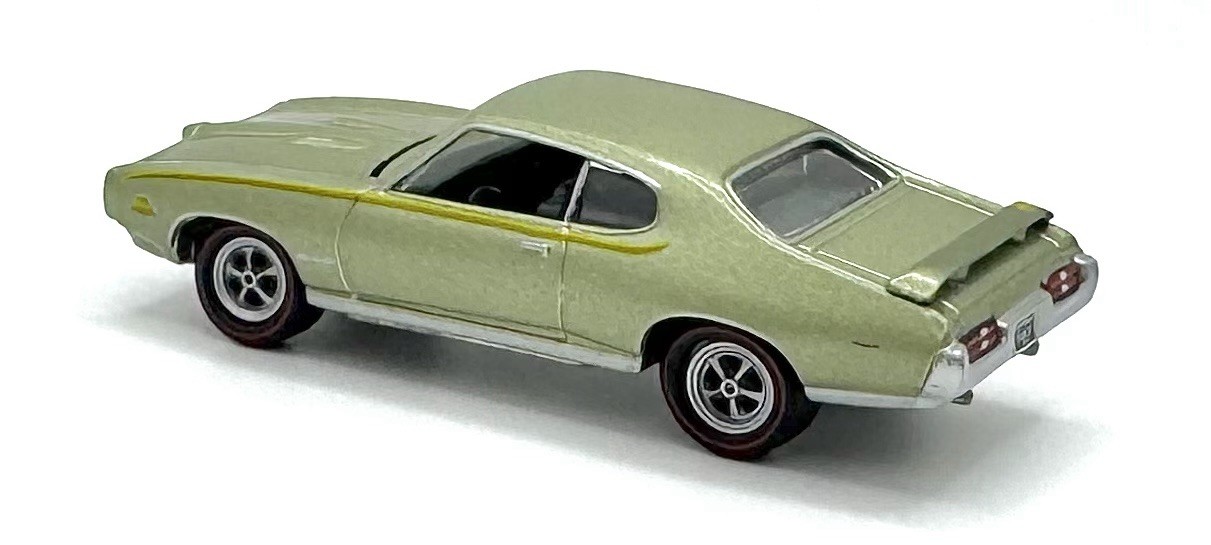 HTF 1969 Pontiac GTO Judge 6.6L 400 V8 – Limelight Green – 1:64 Scale – A Body