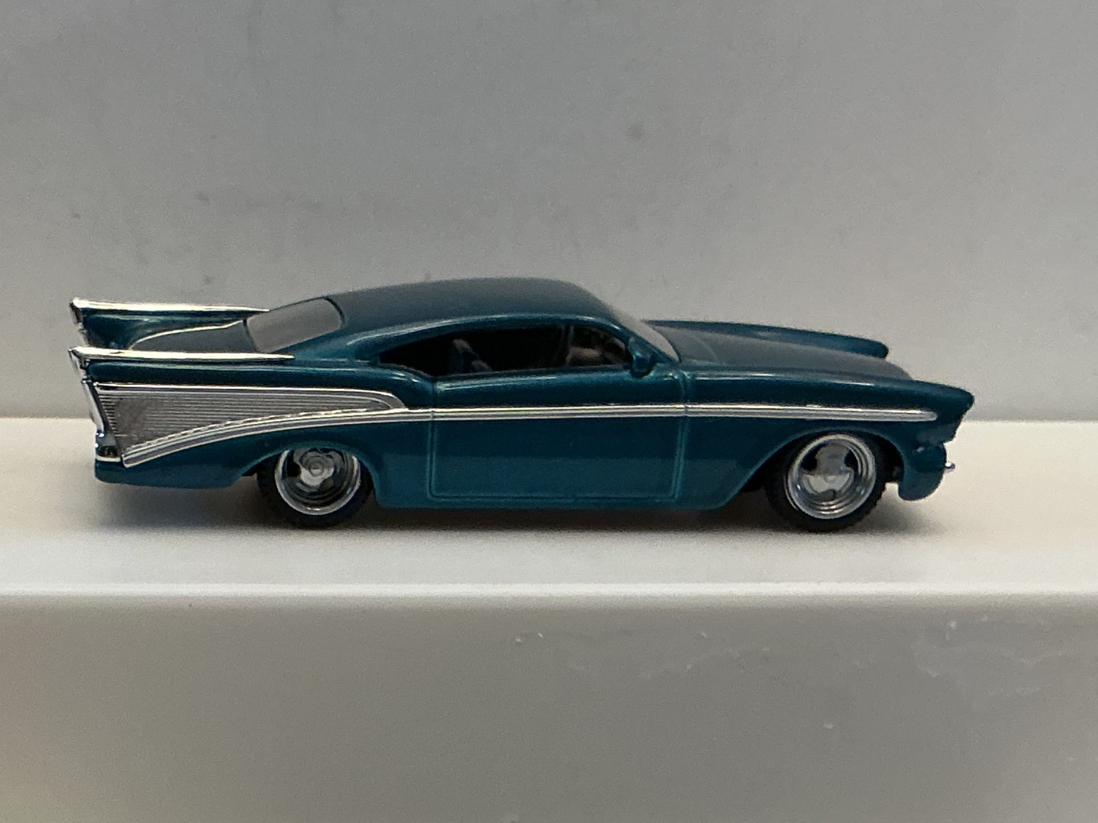 Hot Wheels ‘96 Boyd Coddington Custom Rods Chevy CHEZOOM 1:64 Diecast Car MIB
