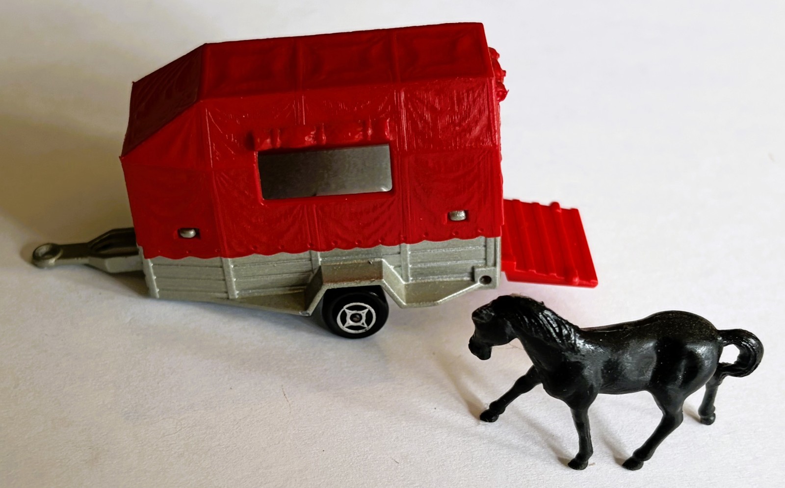 Majorette Range Rover, Jeep, Horse Trailer & Caravane Trailer LOT OF 4